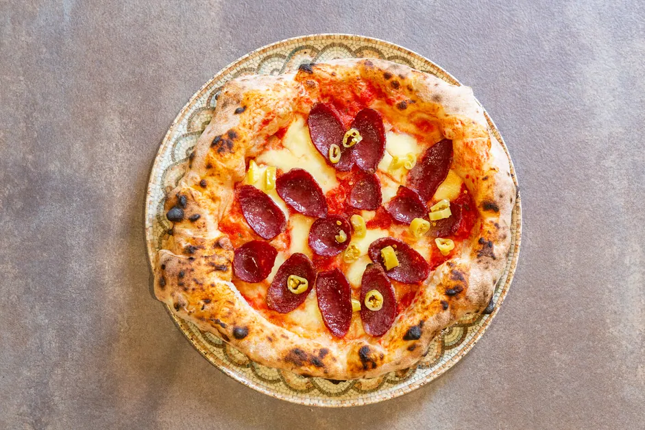 Salami pizza